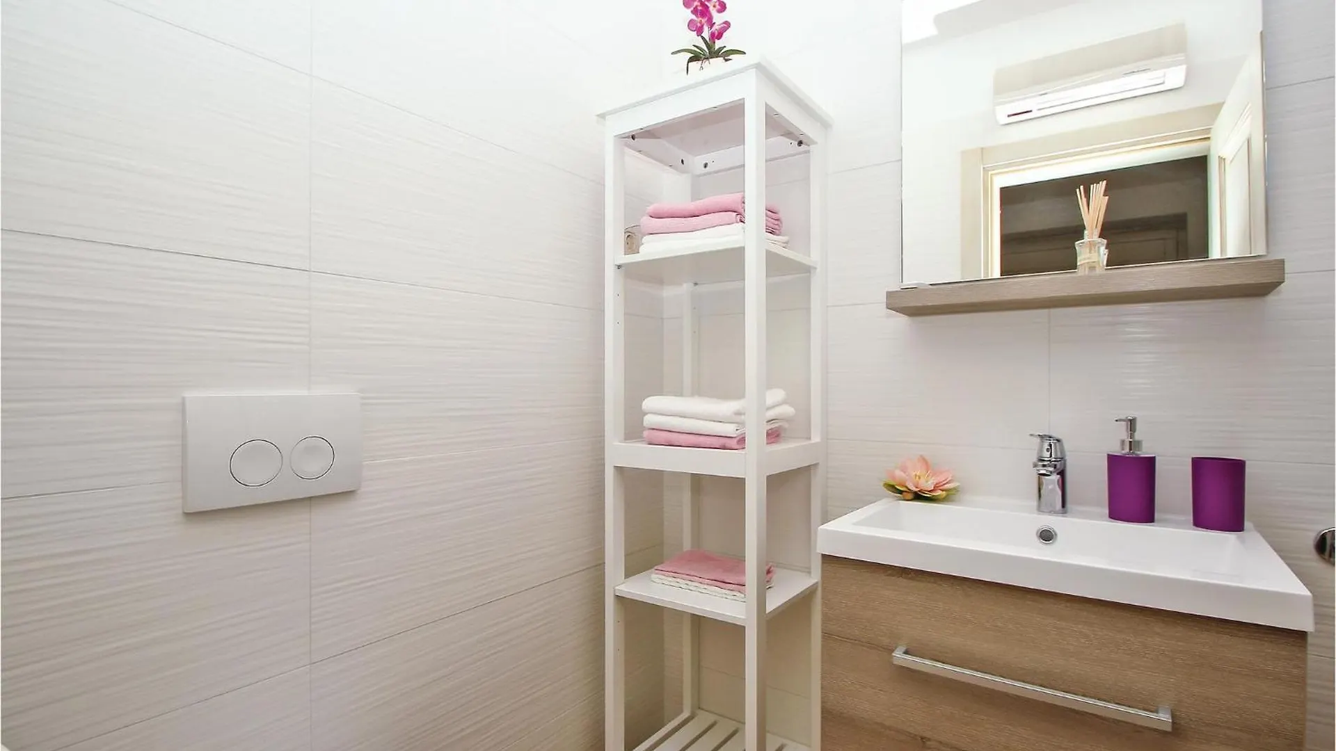 Stunning Home In Malinska With Wifi Croaţia