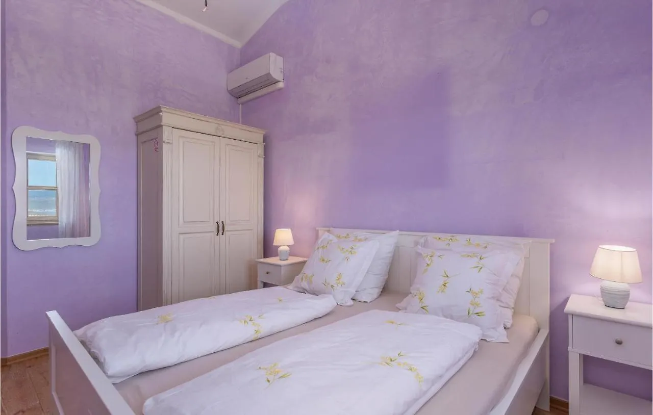 Stunning Home In Malinska With Wifi 0*,